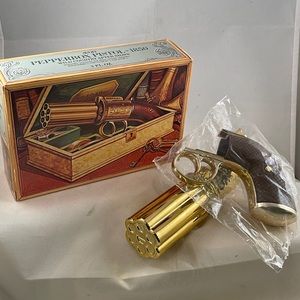 Avon Pepperbox pistol 1850 Decanter